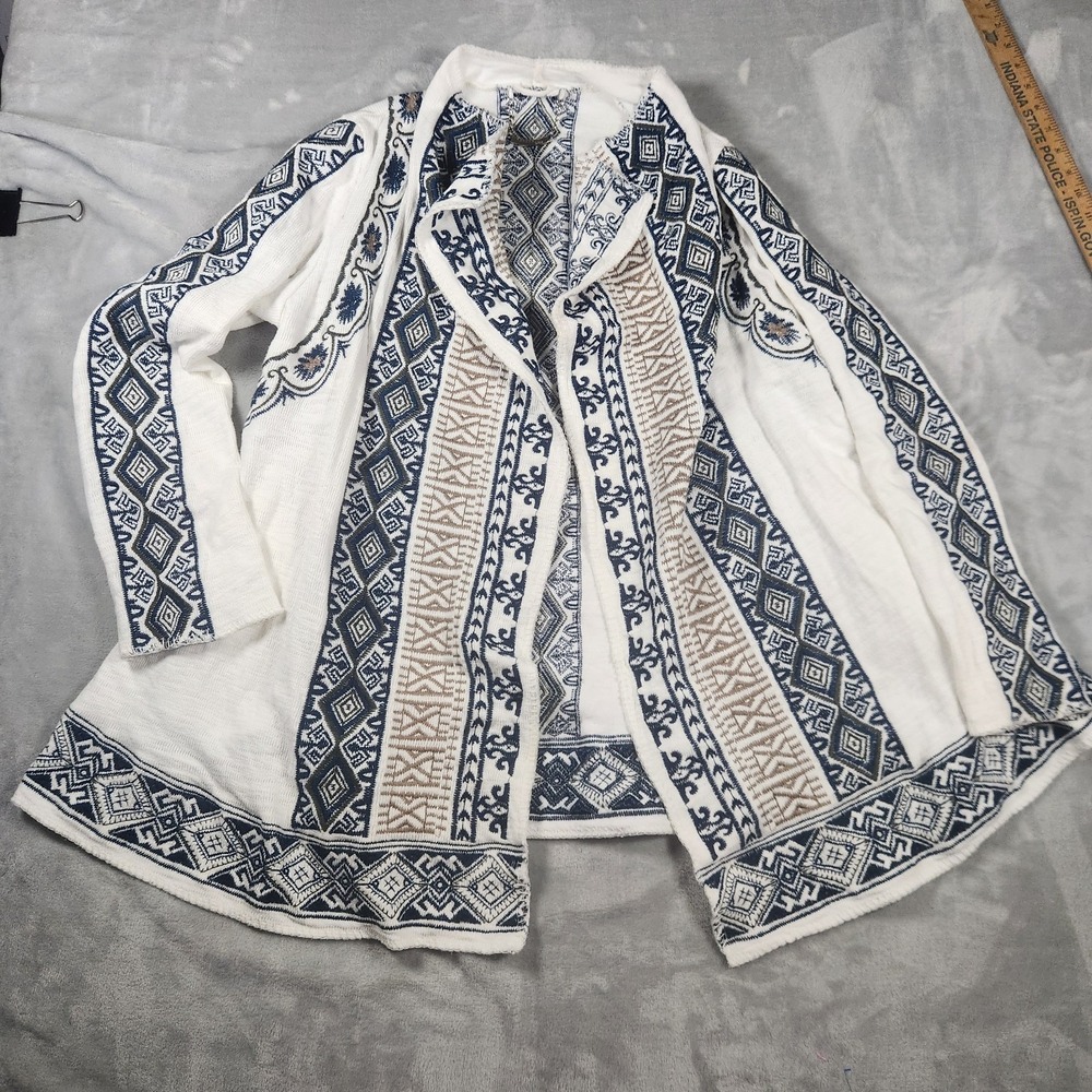 PAPARAZZI BY BIZ Cardigan White Aztec Embroidered Open Sweater Womens Medium